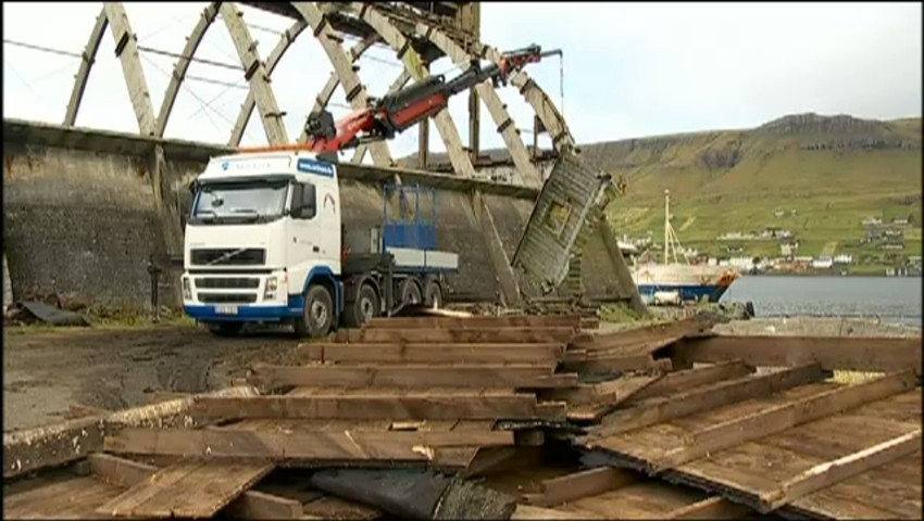 Nú Verður Farið Undir Saltsiloina á Drelnesi Kringvarp Føroya 0363