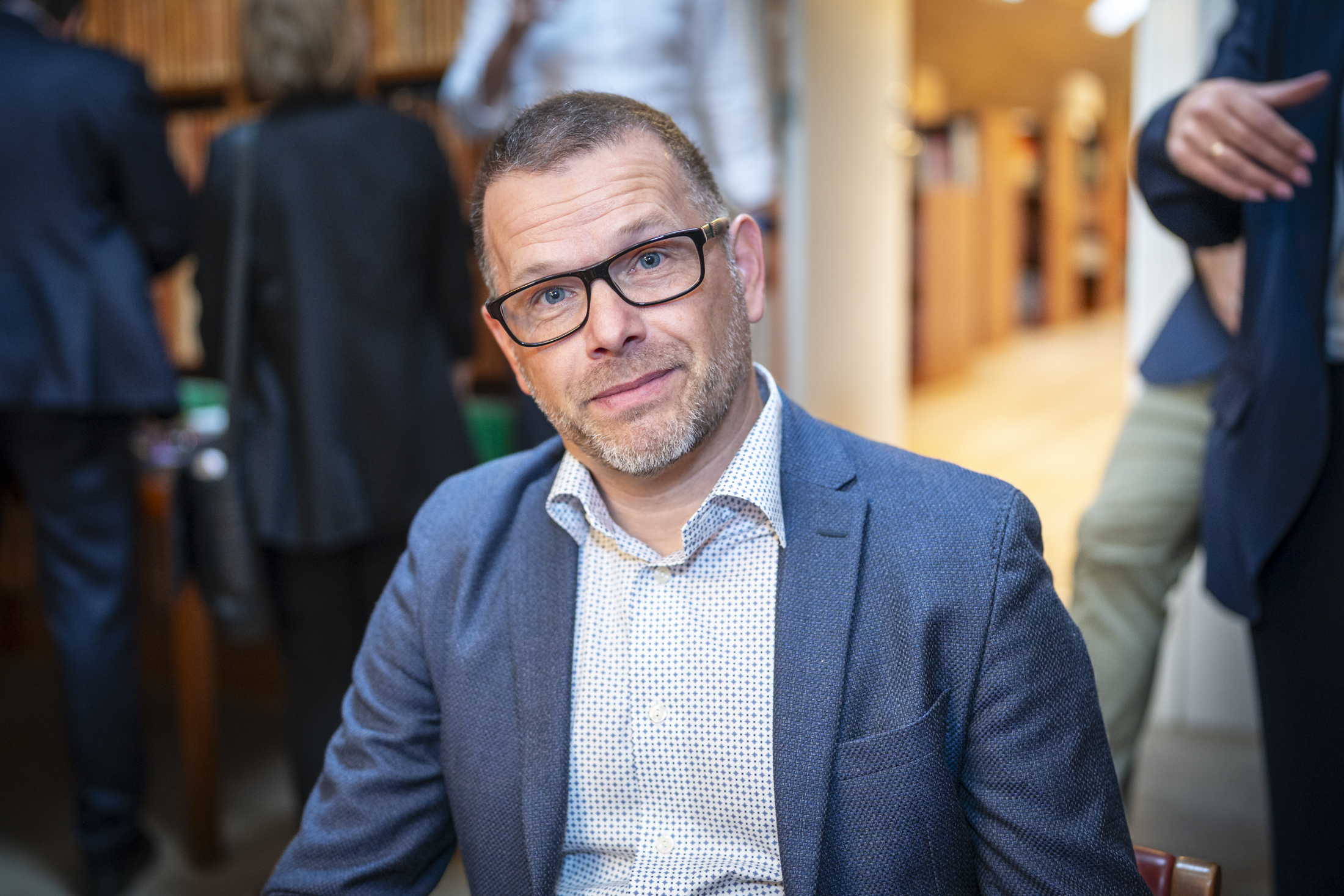Jan Soderstrom Samráðast enn um lønarkarm | Kringvarp Føroya