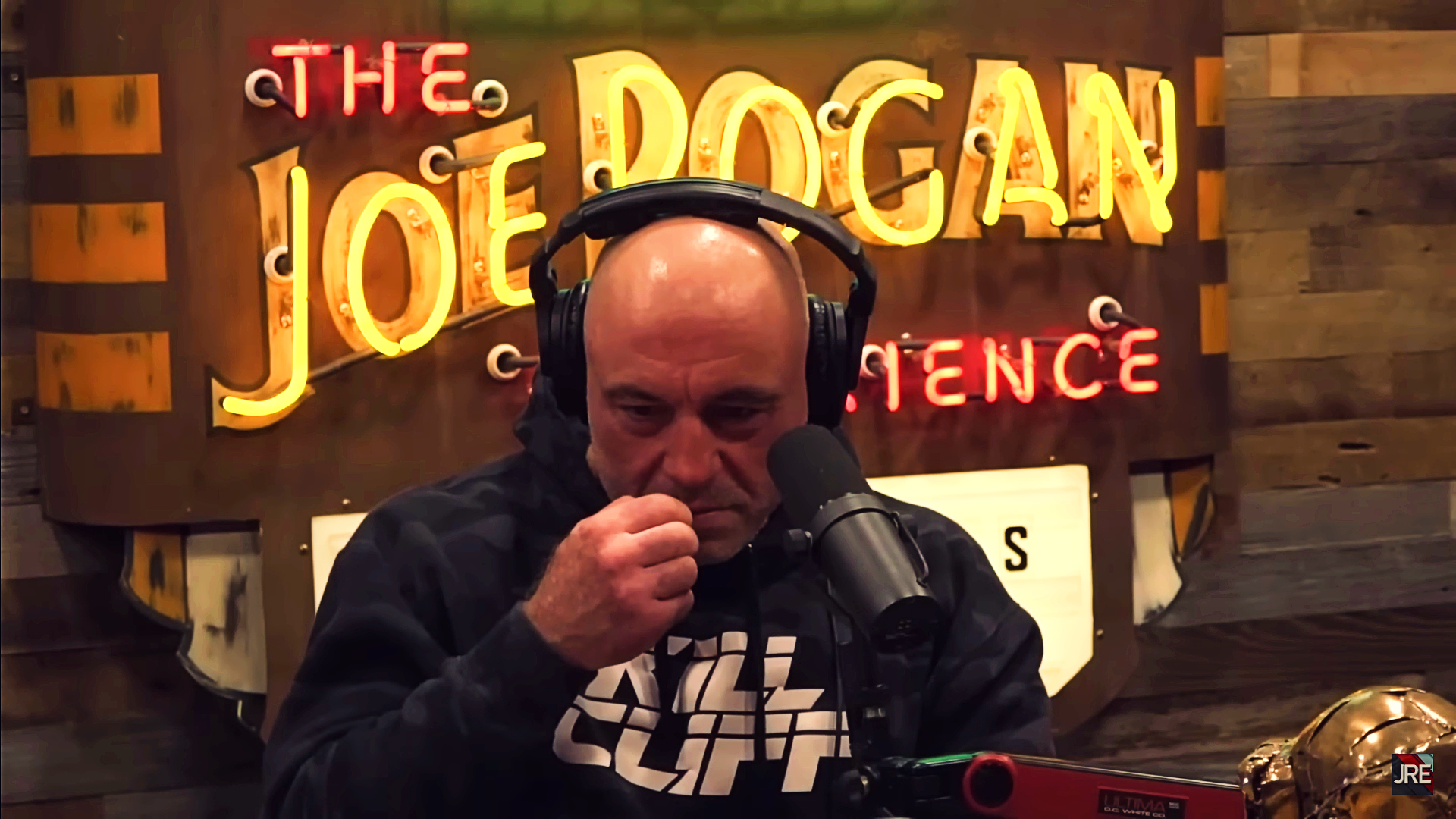 Turr Grind Endaði á Borðinum Hjá Heimskenda Joe Rogan Kringvarp Føroya