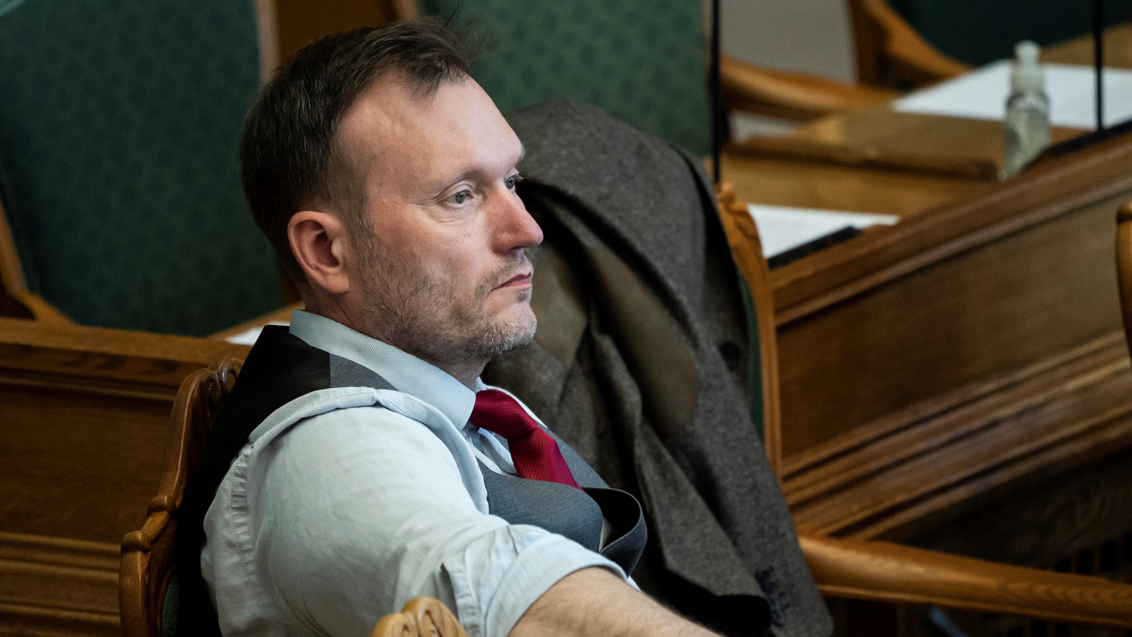 Formaðurin í Nýggju Borgarligu koyrdur frá | Kringvarp Føroya