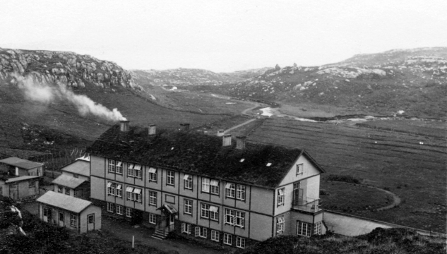 Við Tóri á Túri, Sanatoriið í Hoydølum