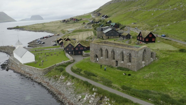 Kirkjubømúrur, Kirkjubømúrurin, múrurin