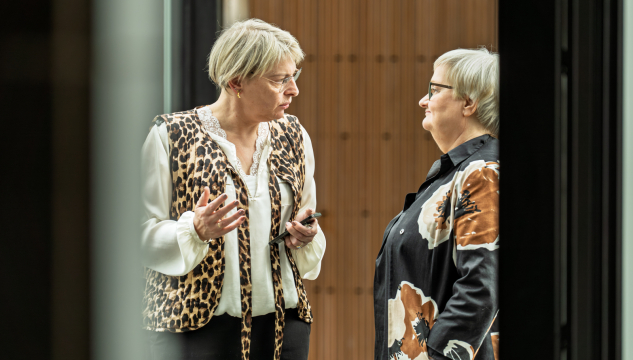 Margit Stórá, Ruth Vang, Løgtingið