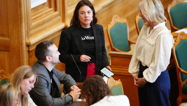 Snyrlamál í fólkatinginum