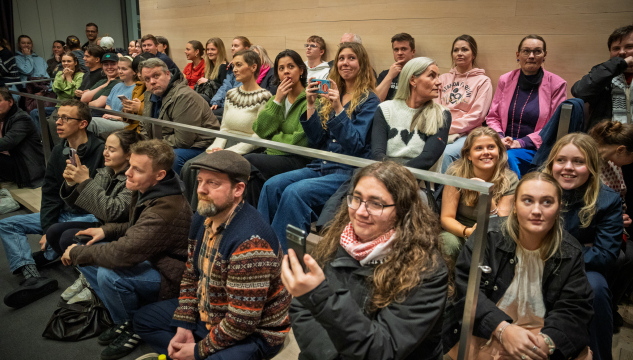 fosturtøkulógin samtykt, løgtingið, mynd: BR