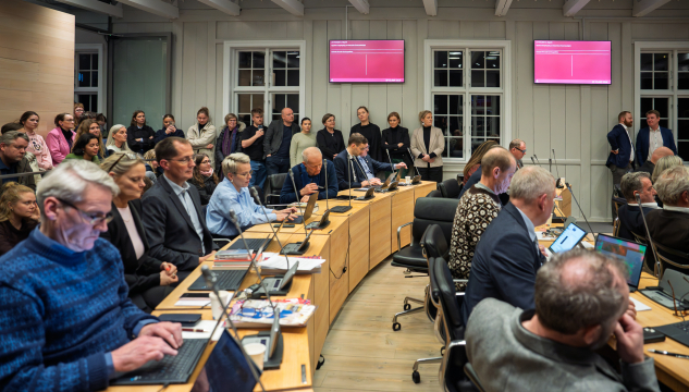 fosturtøkulógin samtykt, løgtingið, mynd: BR