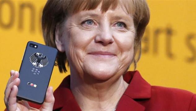 angela_merkel_vid_snildtelefon.jpg