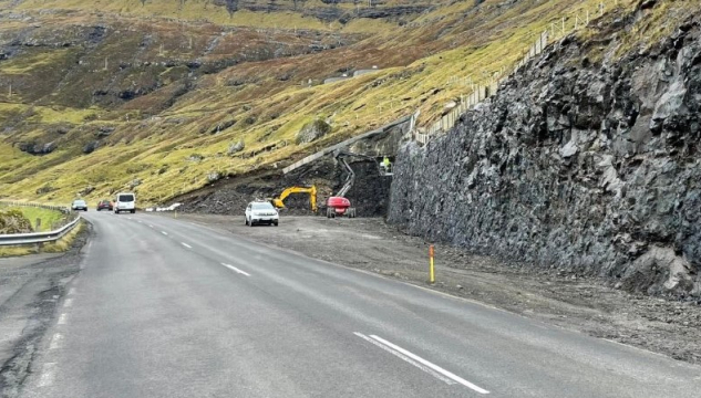 Árnafjarðartunnilin, tunlar norður um Fjall