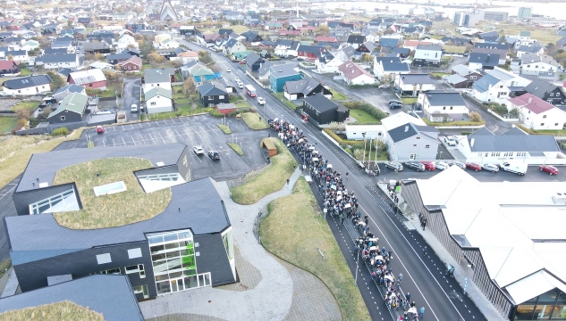 Skúlin á Fløtum og skrúðgonga