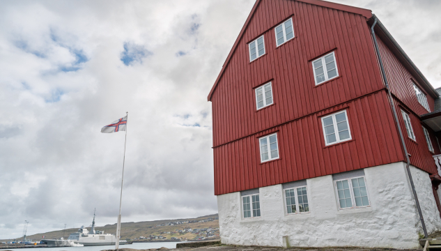 Tinganes, landstýrið, fregattin Auvergne, Nato
