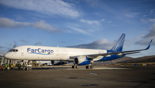 FarCargo,  Boeing 757-200F, Vága floghavn, flogvøllurin