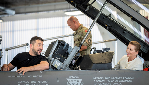 Vlodomir Zelenskyj, F16 flogfør