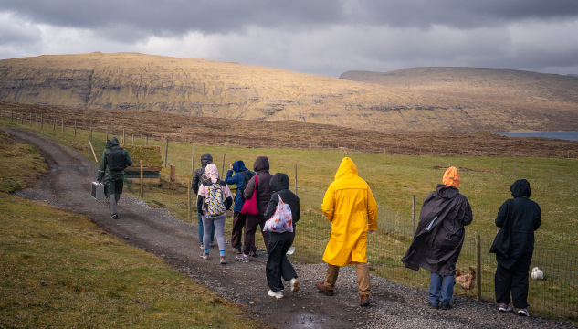 ferðafólk, ferðavinna, gongd í haga, mynd: Bjarni Árting Rubeksen