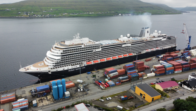 Ferðamannaskip í Runavík, Niew Statendam