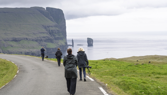 Risin og Kellingin, ferðavinna, ferðafólk, fotografar