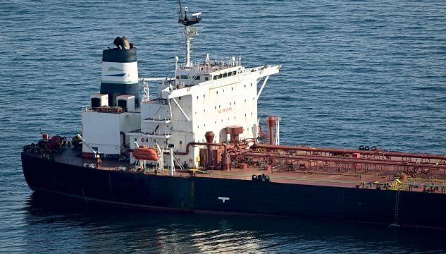 Tangaskip og dronuflúgving