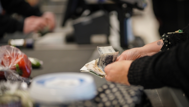 Pengar, peningur, gjalda við pengum, sjálvtøkur, reiður peningur