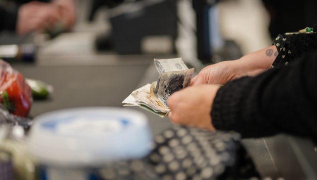 4:3 til web, Pengar, peningur, gjalda við pengum, sjálvtøkur, reiður peningur