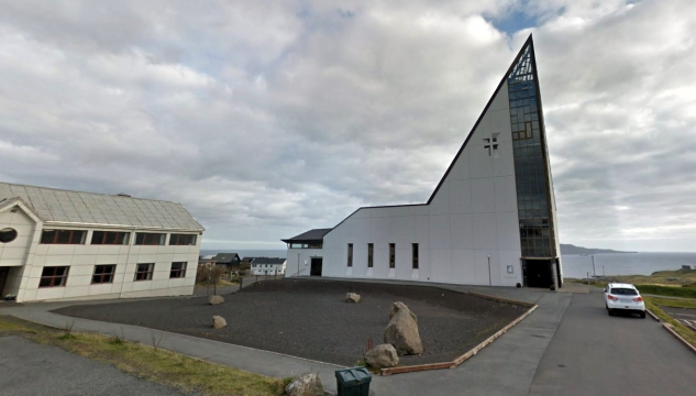 Hoyvíkar kirkja, Torg í Hoyvík