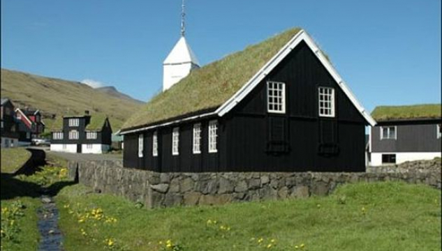 Hvalvíkar kirkja