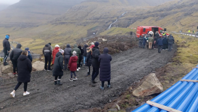 Tunlar norður um Fjall, berghol norður um Fjall (Hvannasundstunnilin)