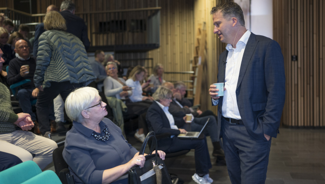 Johnny í Grótinum, Ruth Vang, búskaparráðið 