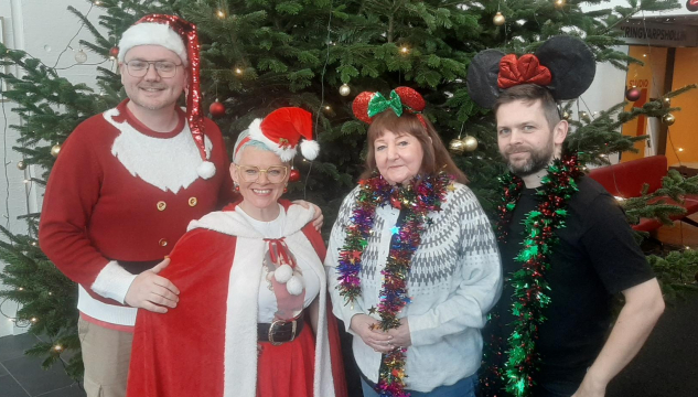 Jól á Quiztinum 2025, Eiler Fagraklett, Siri Súsonnudóttir Hansen, Joana Johansen og Ásbjørn Bertholsen.jpg