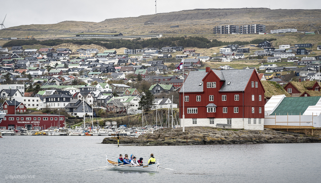 Tinganes, Landstýrið, 16:9