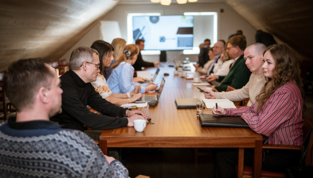 Almenn fakfeløg og lønarsamráðingar