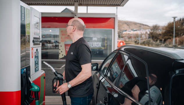 bensin, bensin prísir, bensinstøð, mynd: Bjarni Árting Rubeksen