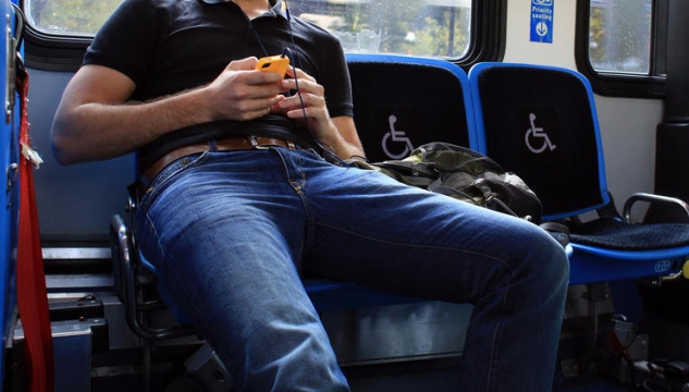 manspreading-gleiva.jpg