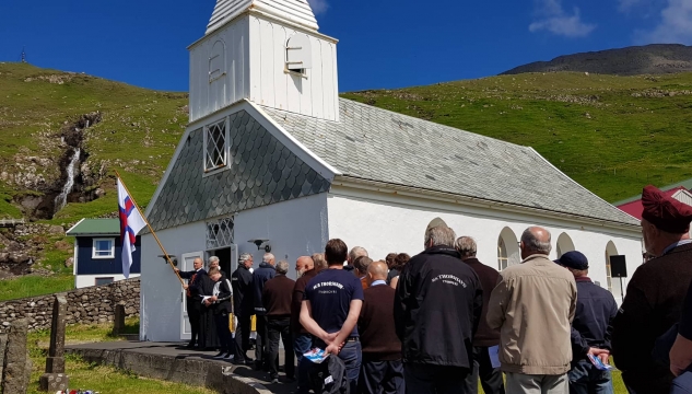 Fámjins kirkja, gudstænasta, guðstænasta, fólkakirkjan