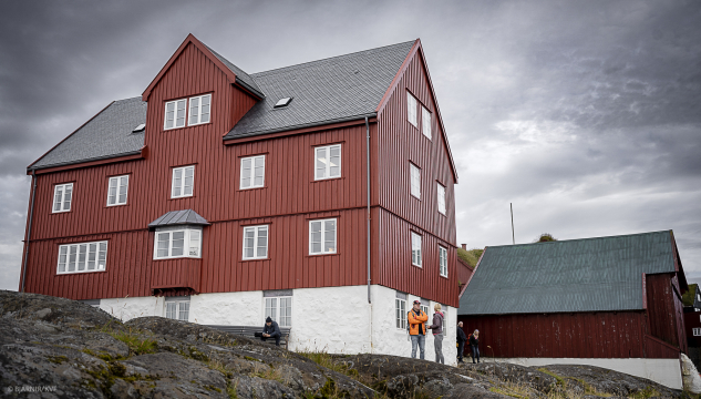 Landstýrið, Tinganes