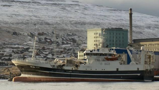 Norðingur, gamla Ruth, við bryggju í Havn