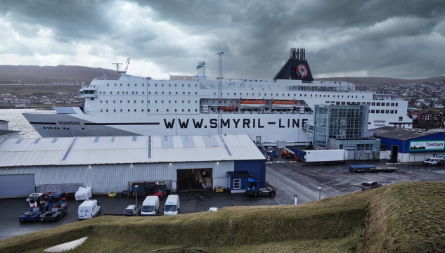 Norrøna, Smyril Line, skip, bátar, Tórshavnar Havn, Tórshavn, ferðafólk, 