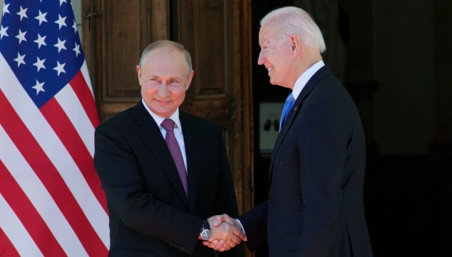 Vladimir Putin og Joe Biden - Mynd: AP