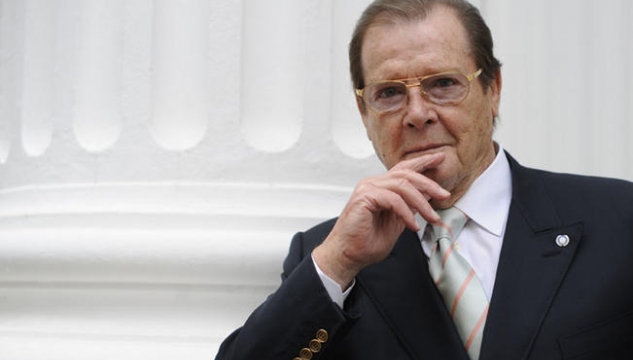 roger-moore-ap.jpg