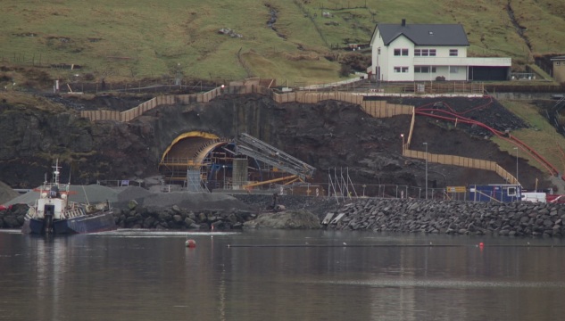 Rókin, Eysturoyartunnilin