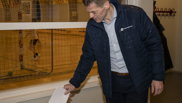 Løgtingsvalið 2022, á val við forfólkunum í flokkunum, Bárður á Steig Nielsen