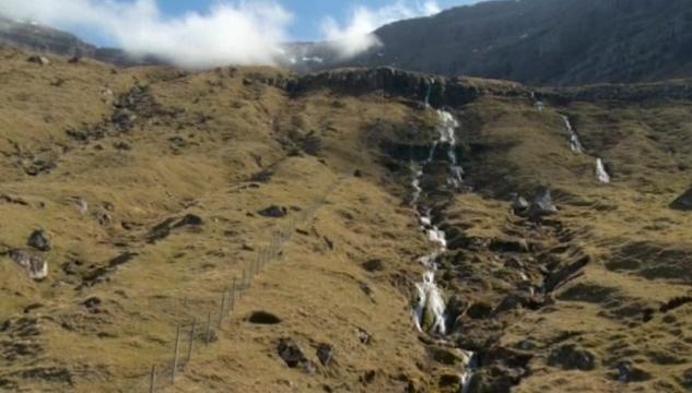 Á í Kunoy, Á, Vatn