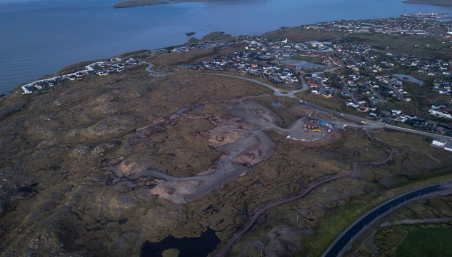 Stóratjørn og bústaðir