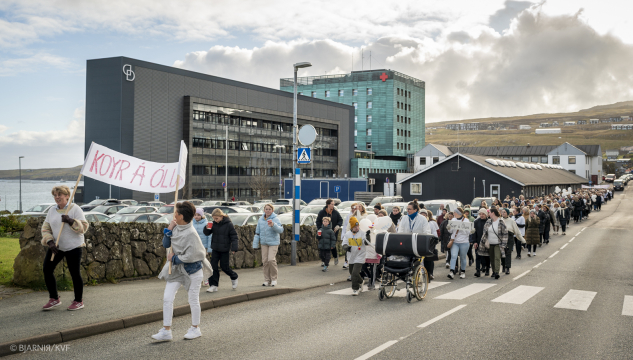 Sjúkrarøktarfrøðingar stuðulsgongu, 16:9