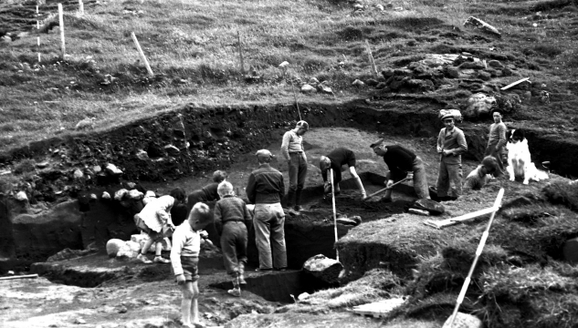 Víkingaútgrevstur í Tjørnuvík í fimtiárunum