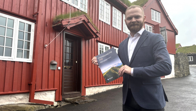 Útoyggjálit, Bjarni Kárason Petersen