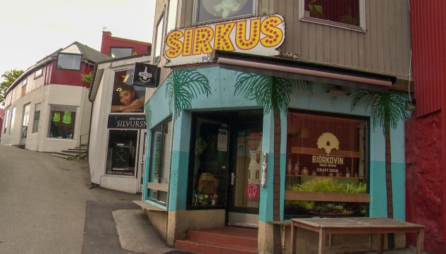 Sirkus Føroyar, Bjórkovin, skeinkistað, skeinkistøð