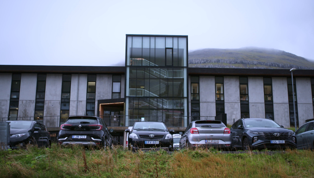 Heimið við Vágna, Klaksvík og Heimið við vágna