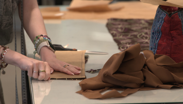 Klædnaatstøðingar, klædnaatstøði á Glasi