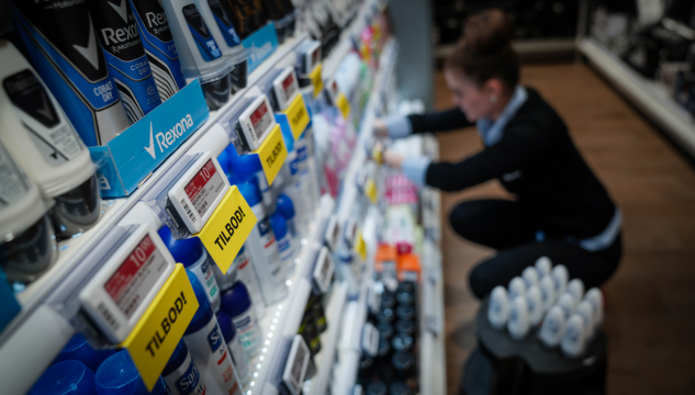 matvøruhandlar,kosmetikkur, gjaldskort,vørur, prísir, prísvøkstur, tilboð. pengar, peningur, sjávtøkur,reiður peningur, búskaparvøkstur, búskapur