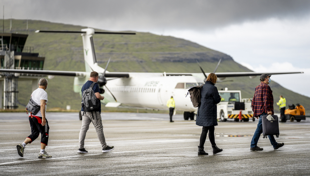 ferðafólk, ferðavinna, flogvøllurin